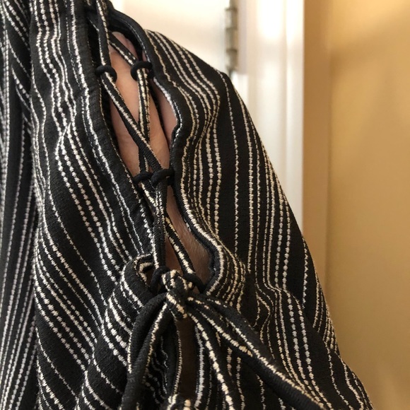 Lucky Brand Bell Sleeve Lace Up Top Striped - Picture 4 of 4